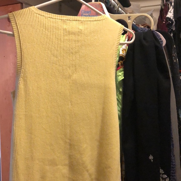 Jones New York Yellow ribbed tank and jacket set. - Picture 2 of 4